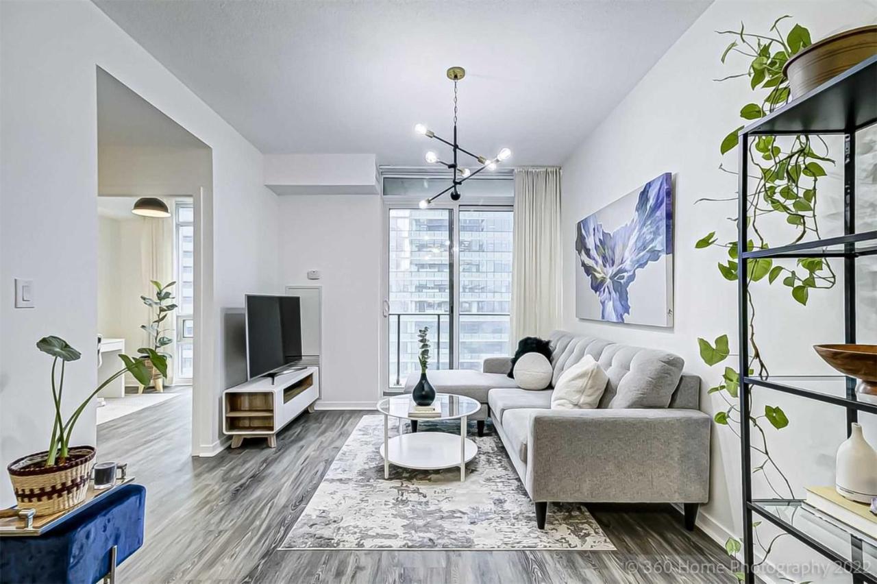 Prime Location - Stunning 2-Bdrm Condo Toronto Zewnętrze zdjęcie